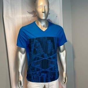 Guess V-Neck Printed Short Sleeve Size Large